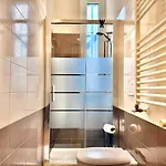 Urban Oasis M1 Lima Self-check-in Milan
